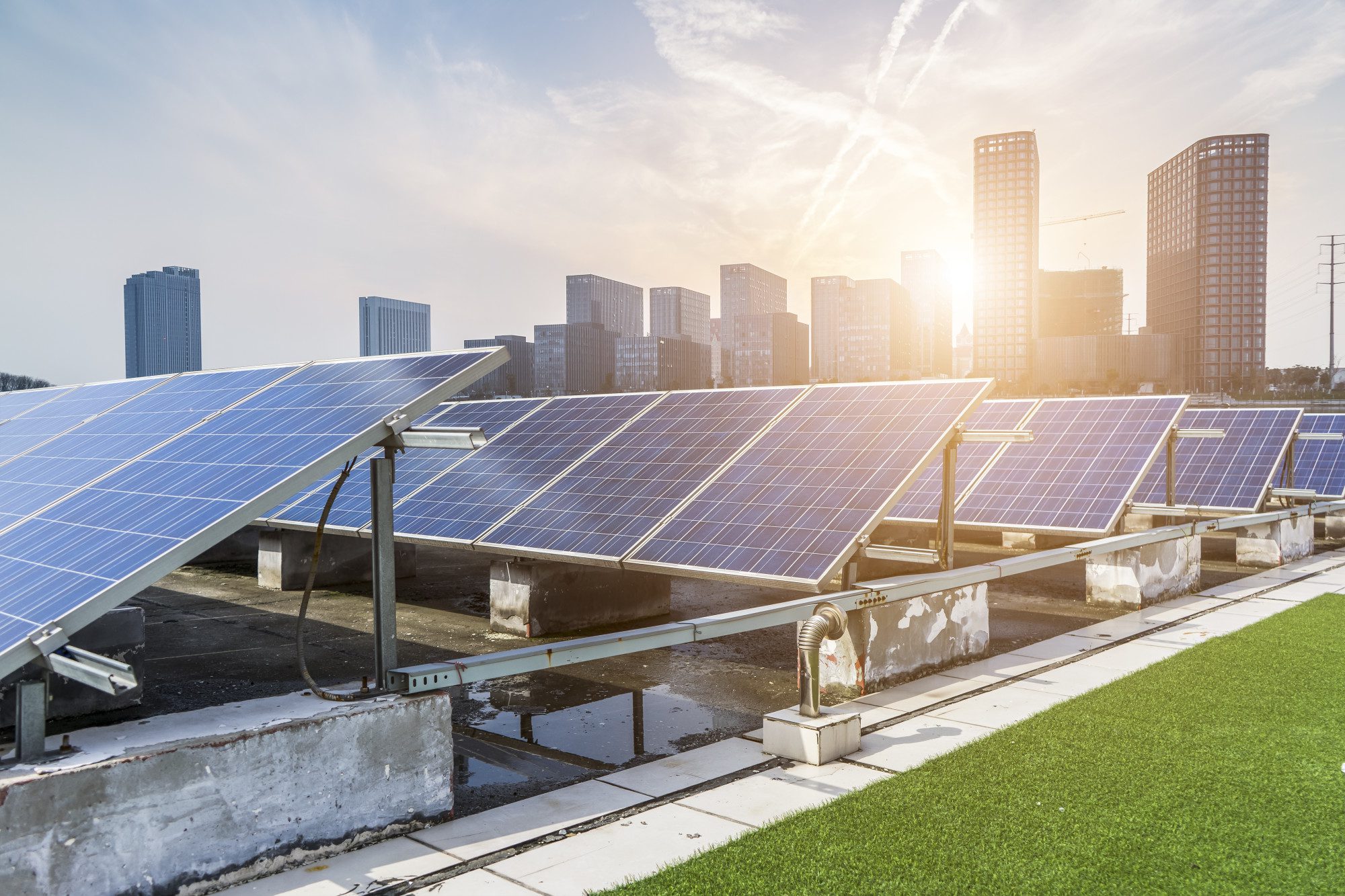 Read more about the article Why Your Business Should Go Solar in 2020